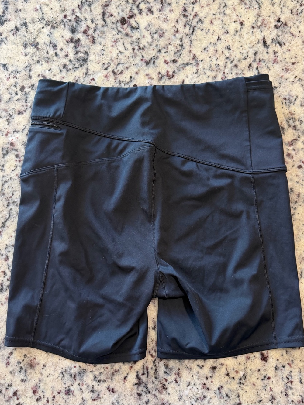 oiselle power pocket shorts in black